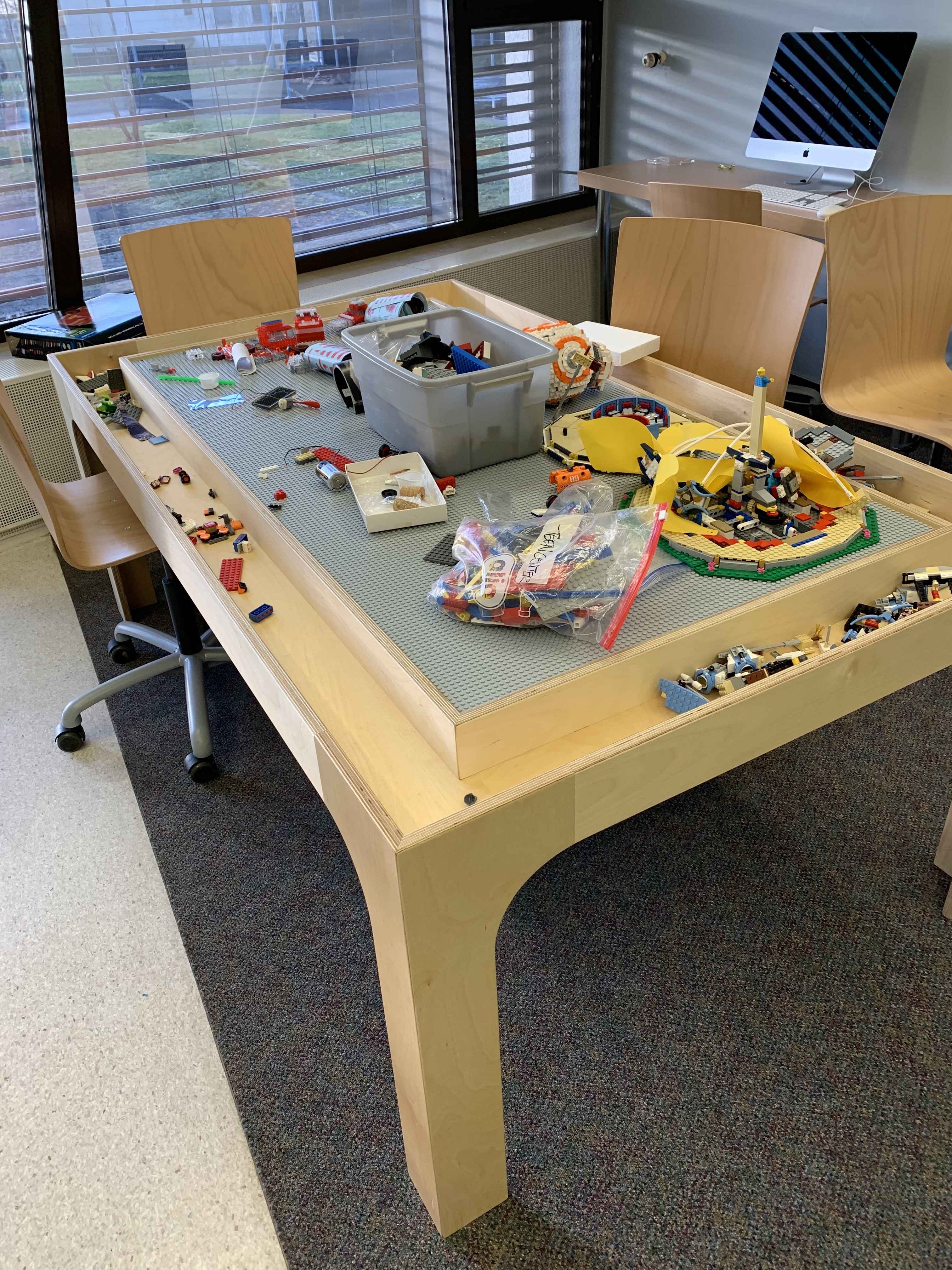 Lego Table